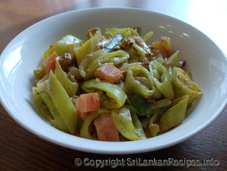 Sri Lankan Banana Pepper Curry / Capsicum curry recipe